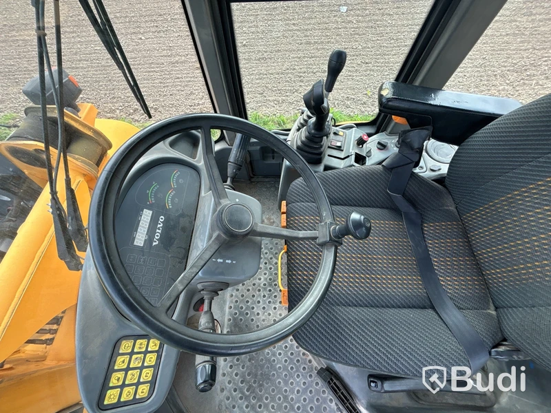 Hjullastare Volvo L45B | 6348h | 2008 | Planerskopa | Gafflar