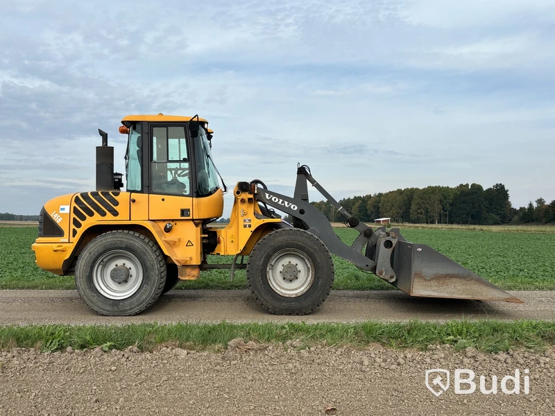 Hjullastare Volvo L45B | 6348h | 2008 | Planerskopa | Gafflar
