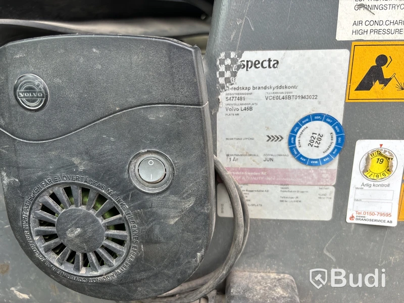 Hjullastare Volvo L45B | 6348h | 2008 | Planerskopa | Gafflar
