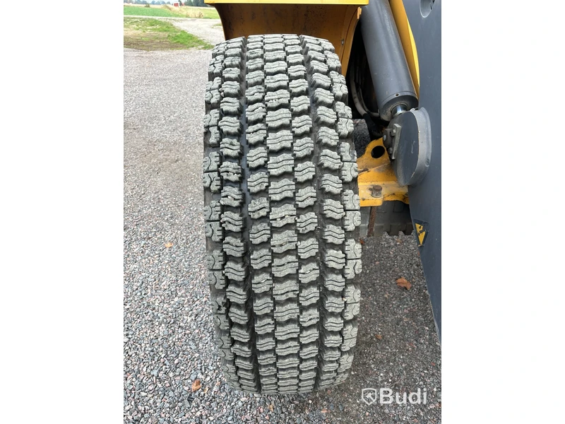 Hjullastare Volvo L45B | 6348h | 2008 | Planerskopa | Gafflar