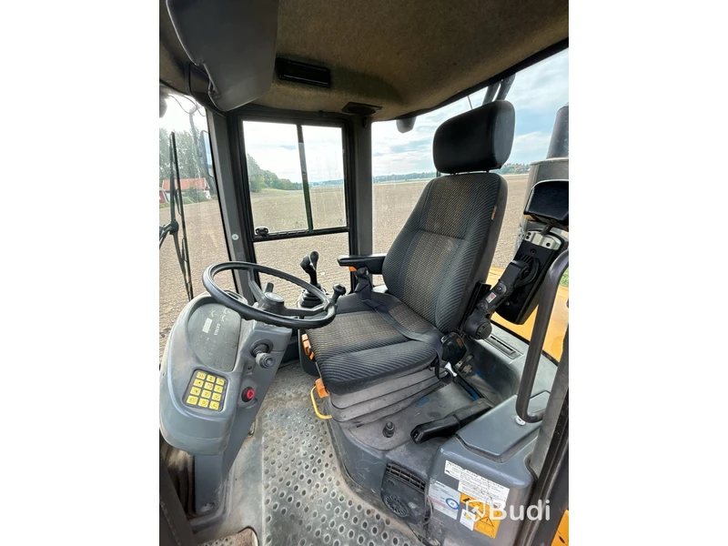 Hjullastare Volvo L45B | 6348h | 2008 | Planerskopa | Gafflar