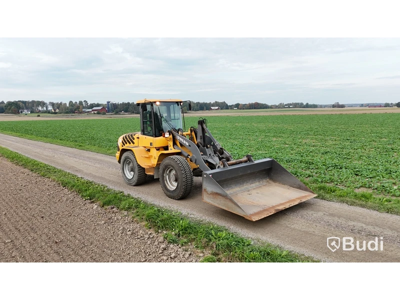 Hjullastare Volvo L45B | 6348h | 2008 | Planerskopa | Gafflar
