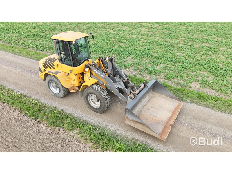 Hjullastare Volvo L45B | 6348h | 2008 | Planerskopa | Gafflar