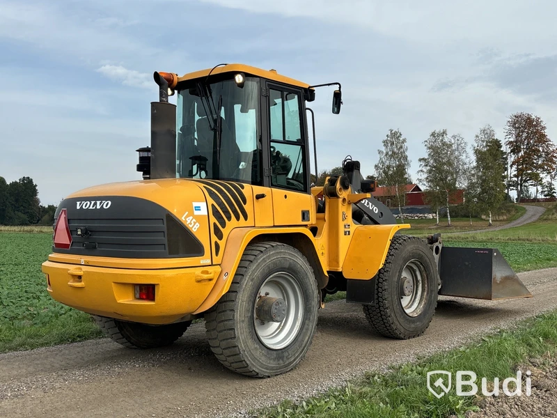 Hjullastare Volvo L45B | 6348h | 2008 | Planerskopa | Gafflar