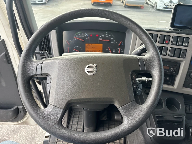 Volvo FL 210 | 12537 mil | 2018 | Zepro | värme i CAB-skåp - EXPORT