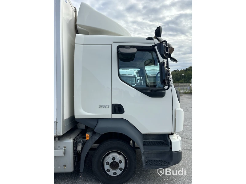 Volvo FL 210 | 12537 mil | 2018 | Zepro | värme i CAB-skåp - EXPORT