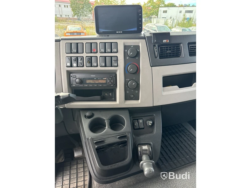 Volvo FL 210 | 12537 mil | 2018 | Zepro | värme i CAB-skåp - EXPORT