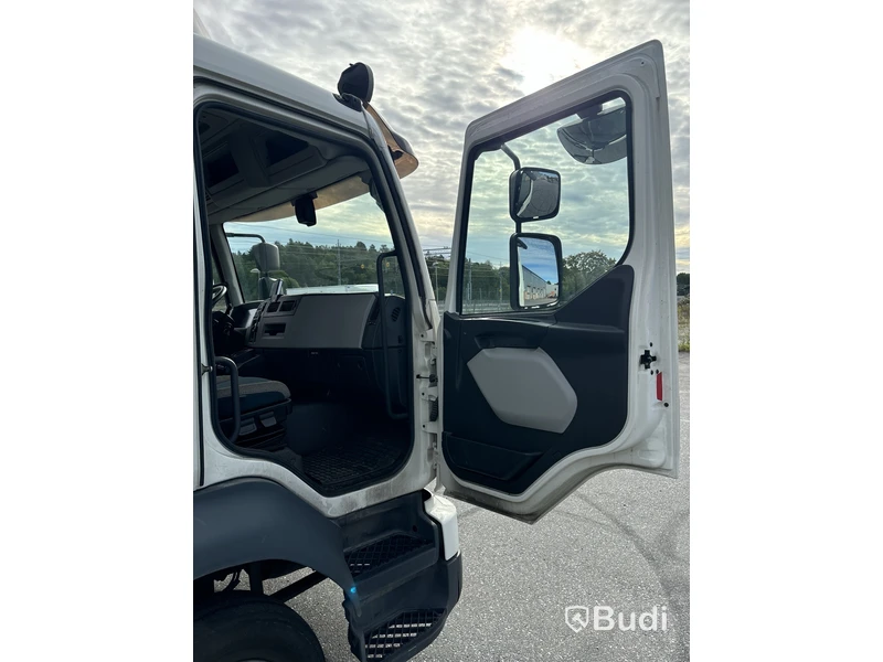 Volvo FL 210 | 12537 mil | 2018 | Zepro | värme i CAB-skåp - EXPORT