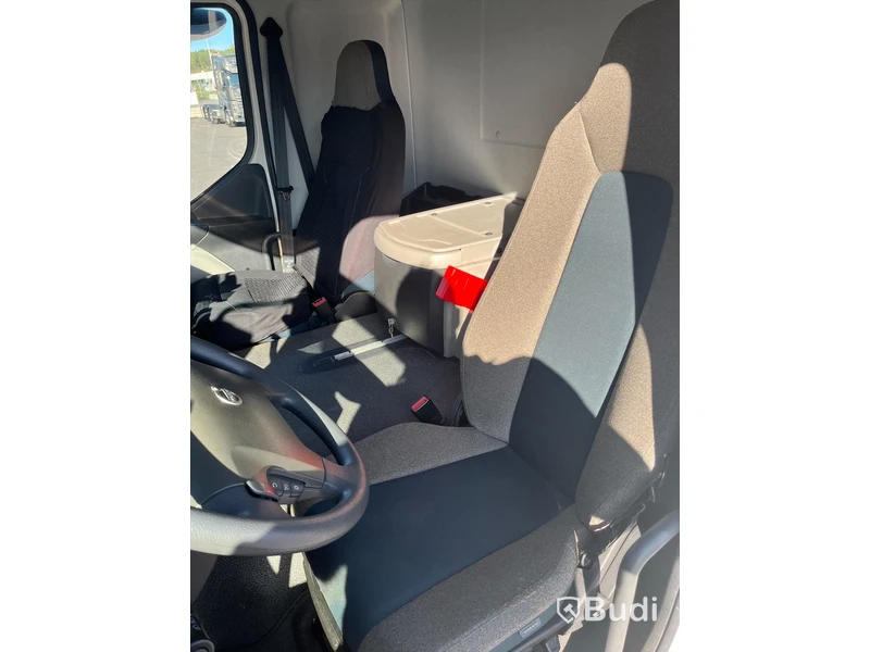 Volvo FL 210 | 9906 mil | 2018 | Zepro | värme i CAB-skåp - Momsfri försäljning EU