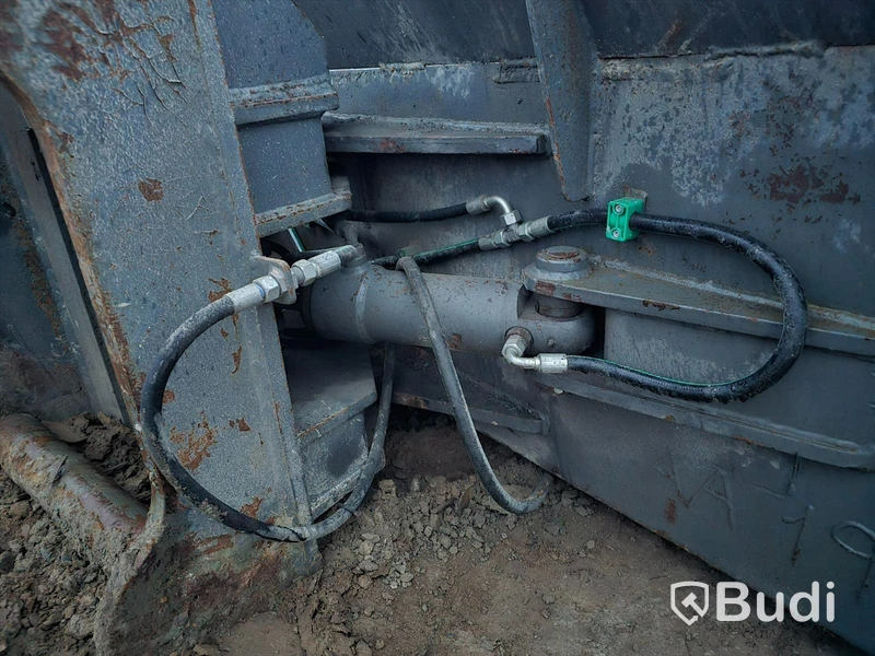 Hydraulisk slänt/planeringsskopa