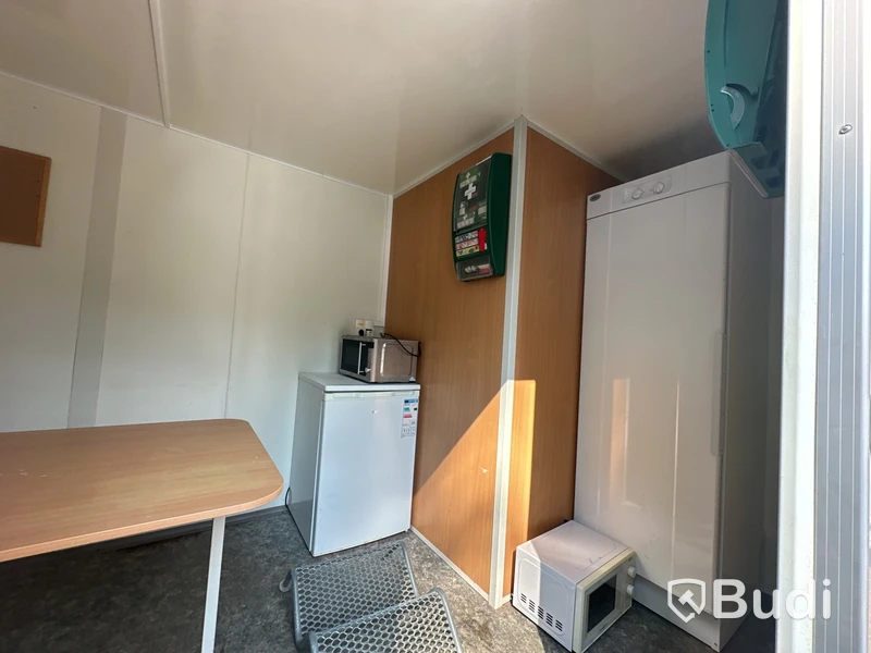Personalvagn Vezeko 1300 kg -2018
