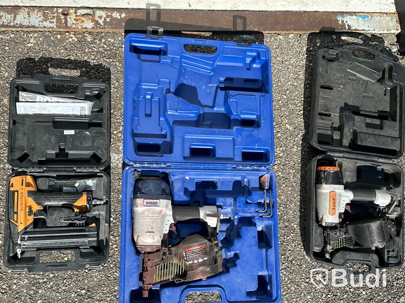 3 st spikpistoler.