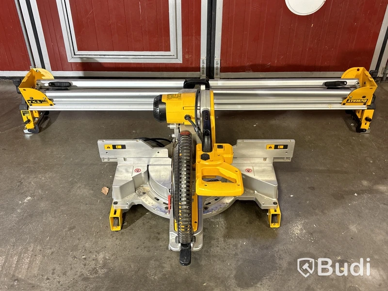 Kap- & gersåg Dewalt DWS780 med sågbänk DE7023