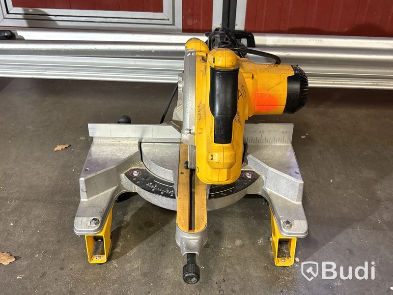 Kap- & gersåg Dewalt DWS777 med sågbänk DE7023