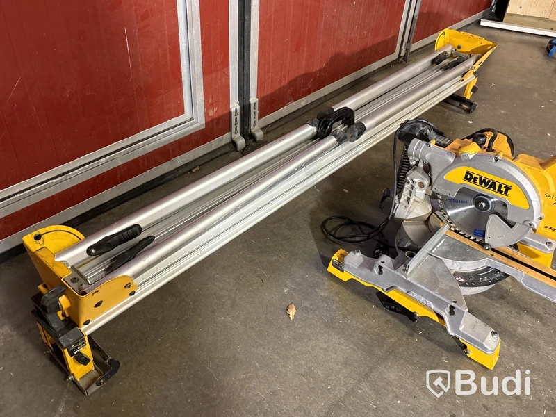 Kap- & gersåg Dewalt DWS777 med sågbänk DE7023