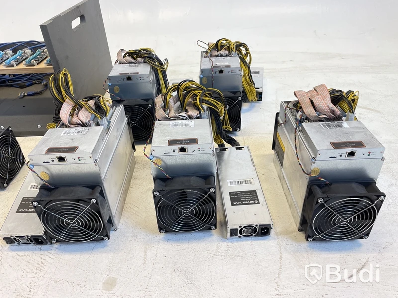 Parti med gruvmaskiner/miners för Bitcoin, Antminer T9+