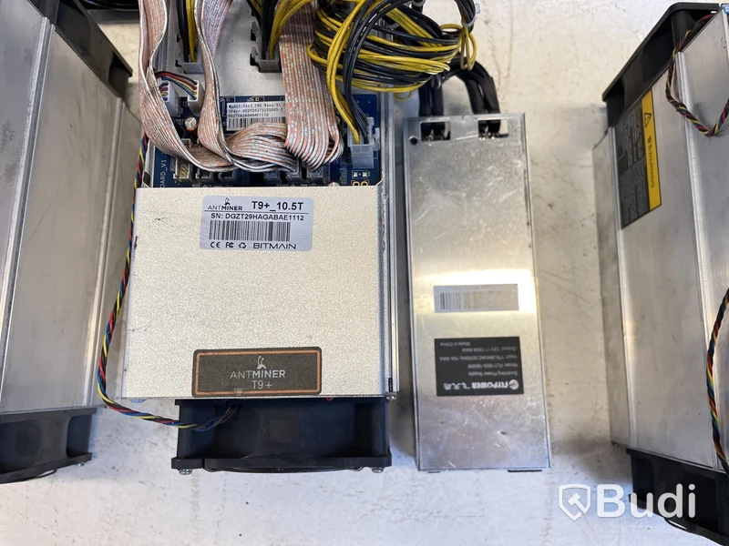 Parti med gruvmaskiner/miners för Bitcoin, Antminer T9+