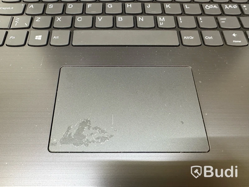 Dator Lenovo IdeaPad 330. OBS! Inget OS, defekt musplatta.