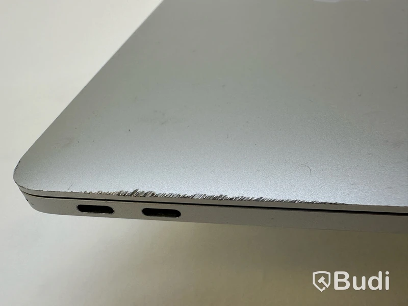 Dator Apple MacBook Pro 13 tum (2017). OBS! Kosmetiska skador.