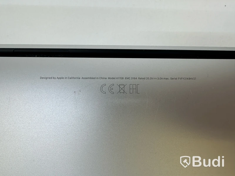 Dator Apple MacBook Pro 13 tum (2017). OBS! Kosmetiska skador.