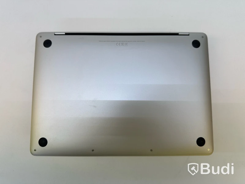 Dator Apple MacBook Pro 13 tum (2017). OBS! Kosmetiska skador.