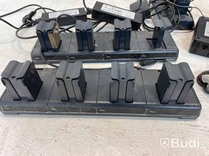 Parti med Handdatorer Honeywell och Intermec olika sorter. Samt Motorola laddare inklusive 3 st. batterier.