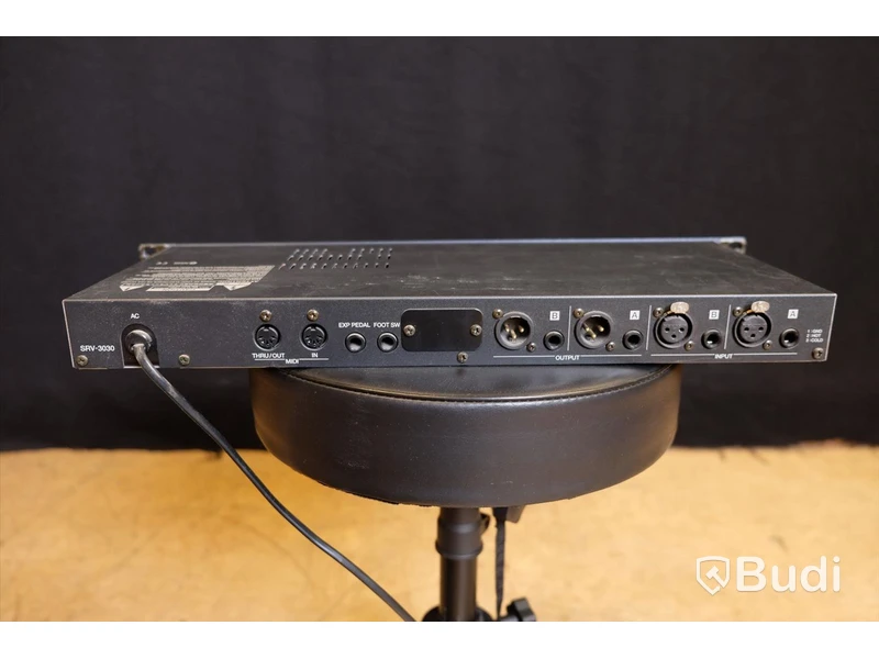 Roland SRV3030 24bit digital reverb