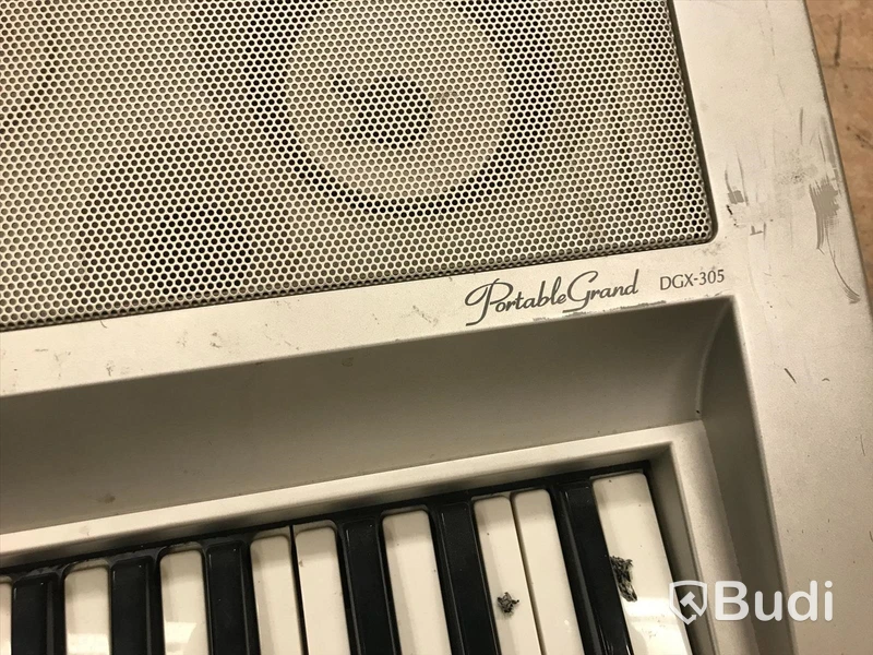 Yamaha DGX-305