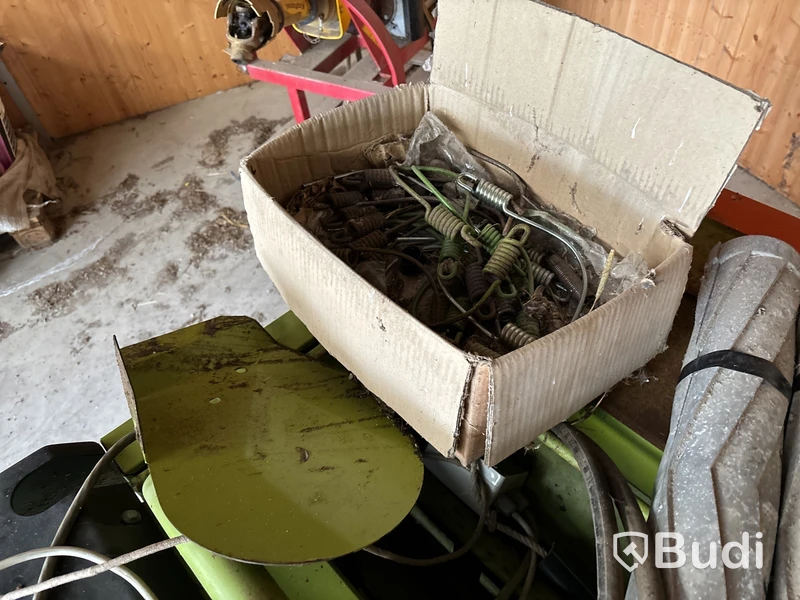 Småbalspress med inplastare Wolagri R500
