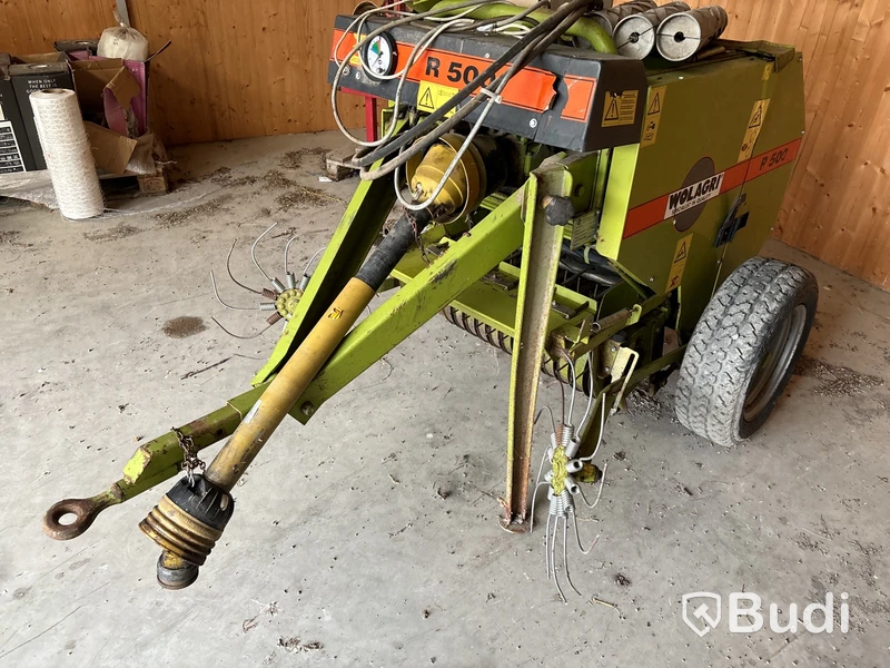 Småbalspress med inplastare Wolagri R500