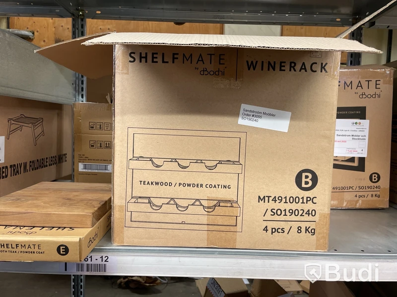5 st. Sektioner med lagerhyllor samt diverse produkter