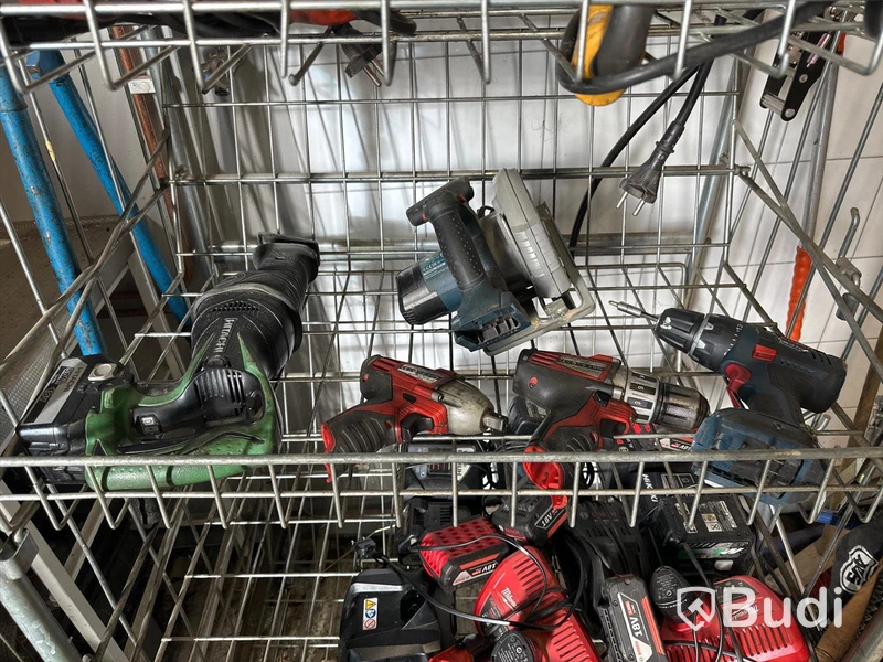 Diverse verktygsmaskiner samt batteriladdare