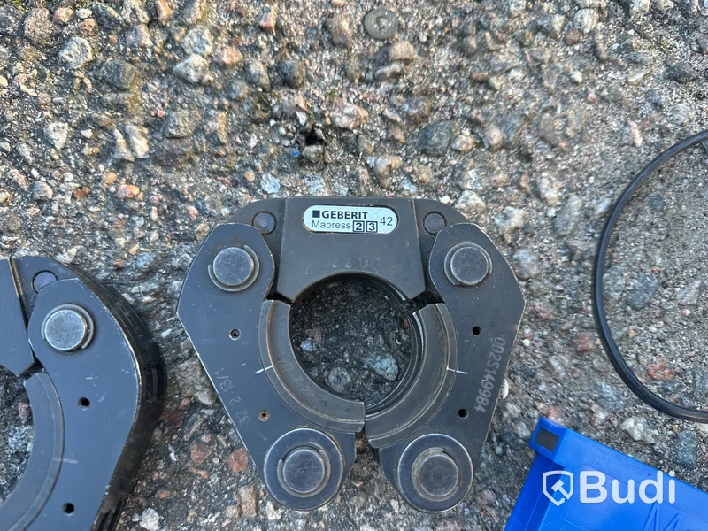 Pressmaskinstillbehör Gerberit m.m.