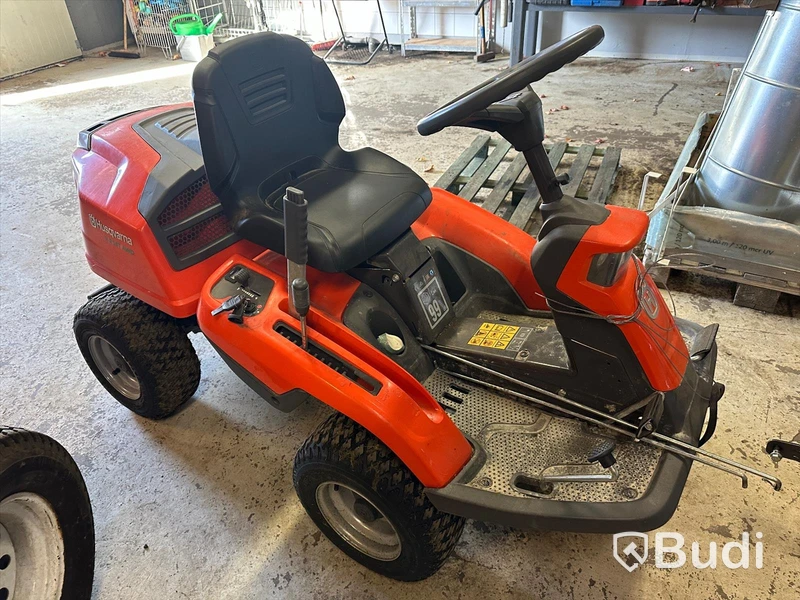 Åkgräsklippare - Husqvarna R 216T AWD