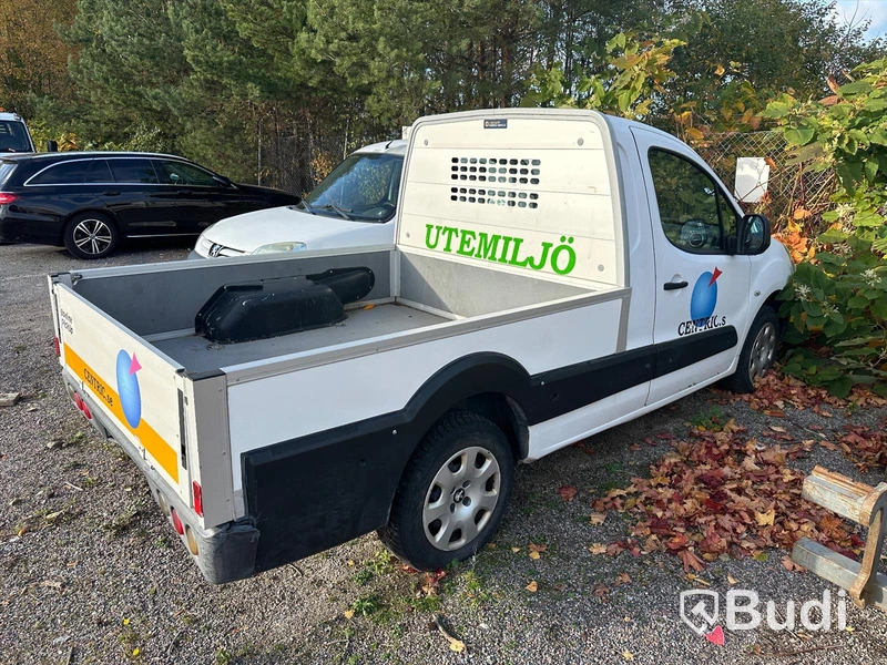 Peugeot Partner Pickup 1.6 HDi Manuell 90HK -2015 | Reparationsobjekt inga nycklar