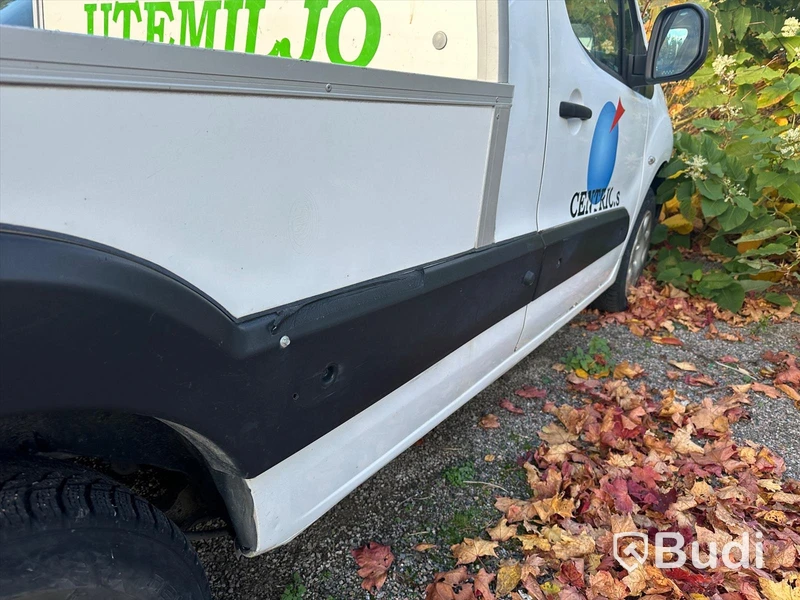 Peugeot Partner Pickup 1.6 HDi Manuell 90HK -2015 | Reparationsobjekt inga nycklar