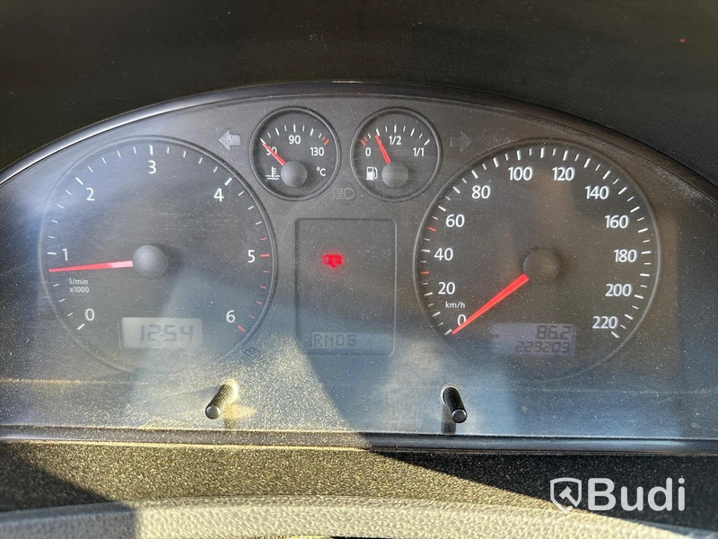 Volkswagen Transporter Pickup  T30 2.5 TDI Automatisk, 131hk -2007 | Bes tom 2025-03 |  Reparationsobjekt