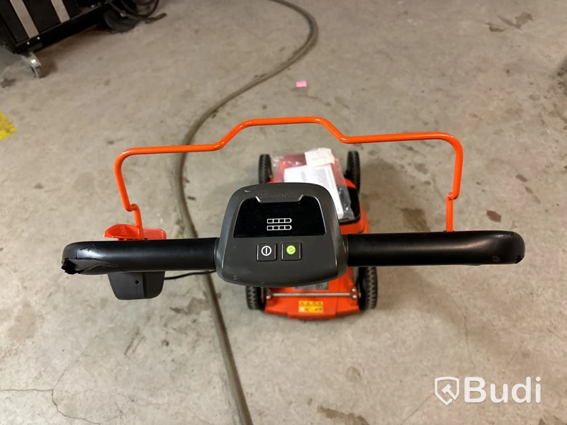 Batteridriven gräsklippare Husqvarna
