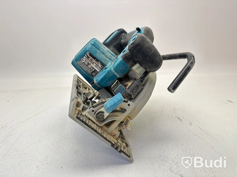2 st. Verktyg Makita, Cirkelsåg och dammsugare, inklusive 1 st. batteri.