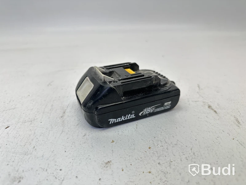 2 st. Verktyg Makita, Cirkelsåg och dammsugare, inklusive 1 st. batteri.