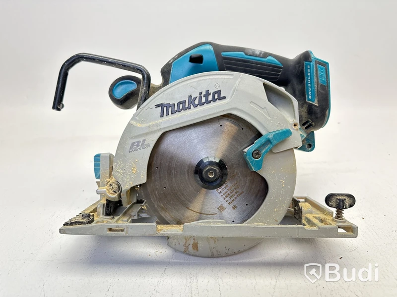 2 st. Verktyg Makita, Cirkelsåg och dammsugare, inklusive 1 st. batteri.