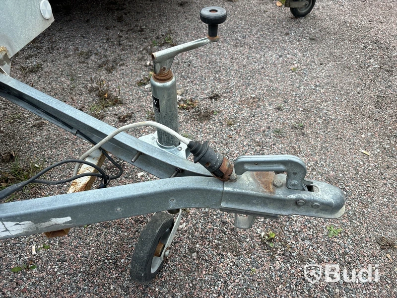 Obromsad släpvagn med kåpa | TGAB F202U | 2002