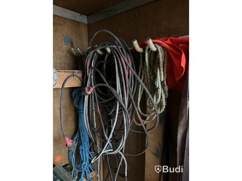 10 fots container med innehåll