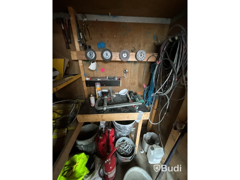 10 fots container med innehåll
