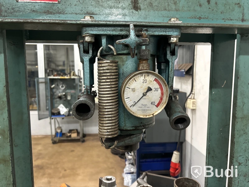 Verkstadspress Hyltebruk 25 ton