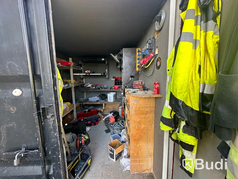 10-fots Container inkl. innehåll