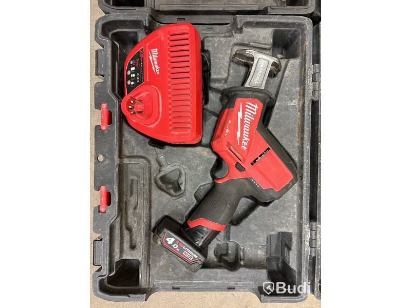 2 st kompakta tigersågar Milwaukee M12 CHZ