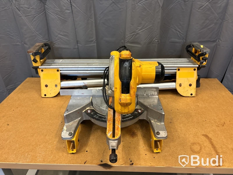 Kap- & gersåg Dewalt DWS777 med sågbänk