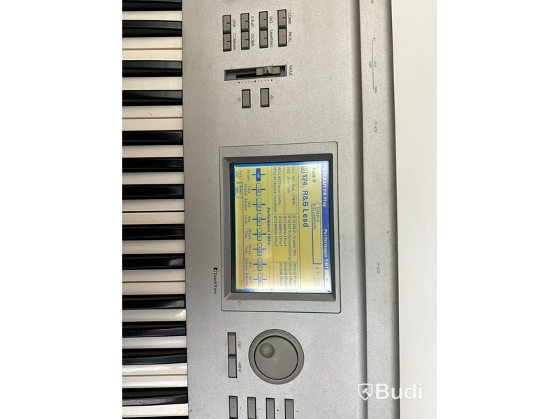 Synthesizer - Korg Triton