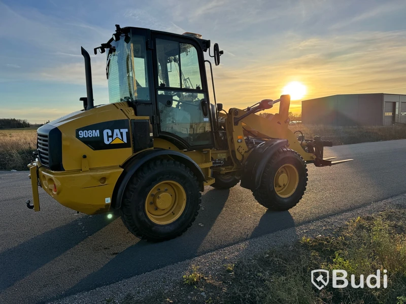 Kompakt hjullastare CAT 908M -2017